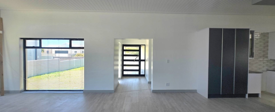 5 Bedroom Property for Sale in Kleinbaai Western Cape